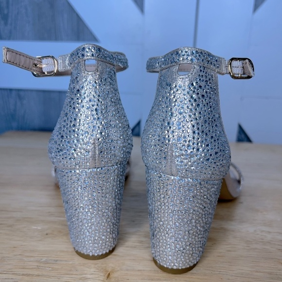 S62. Essex Lane Strappy Sandal Heel Champagne w/ Rhinestones 6.5M - Picture 2 of 6